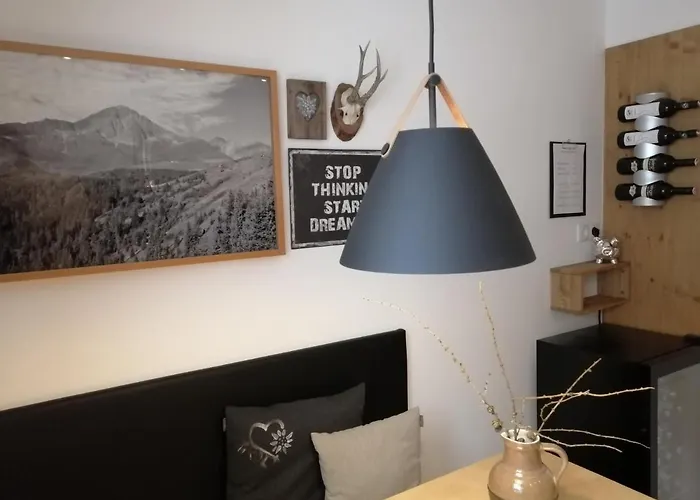 לינה וארוחת בוקר Huber - Tiroler 3*