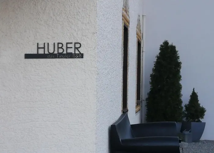 Huber - Tiroler לינה וארוחת בוקר 3*